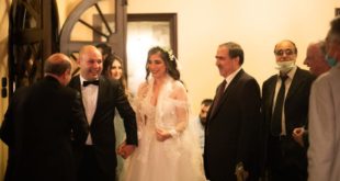 الشيخ سعد فوزي حمادة وعروسه خلال زفافهما