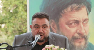 الدكتور محمد حسين بزي متحدثاً خلال الندوة