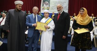 طرابلسي يوزع الشهادات والجوائز