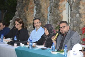 الدكتور محمد حسين بزي خلال الندوة