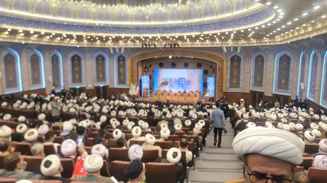 مؤتمر حاشد في قم