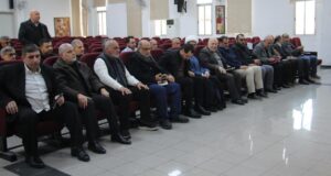 جانب من الحضور خلال الندوة