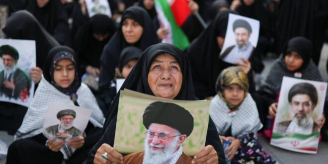 من تشييع السيد علي خامنئي